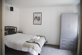 ◑Lovely 2 Bed Flat◑Master Ensuite ◑Wifi ◑Parking
